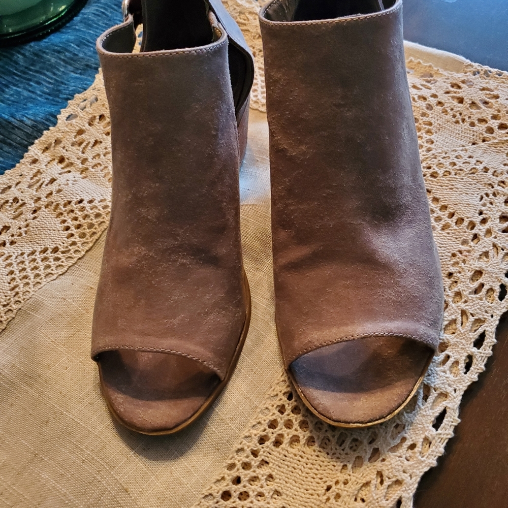 Carlos Santana Della booties